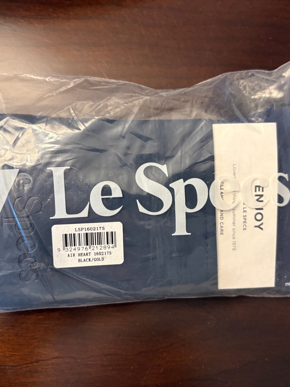 NWT Le Specs air heart sunglasses